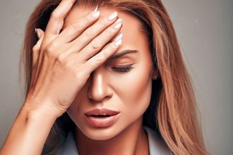 Jak uniknąć bólu głowy po zabiegu botoksu?